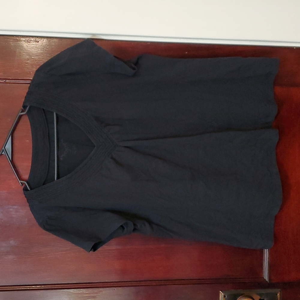 Sonoma vneck tee